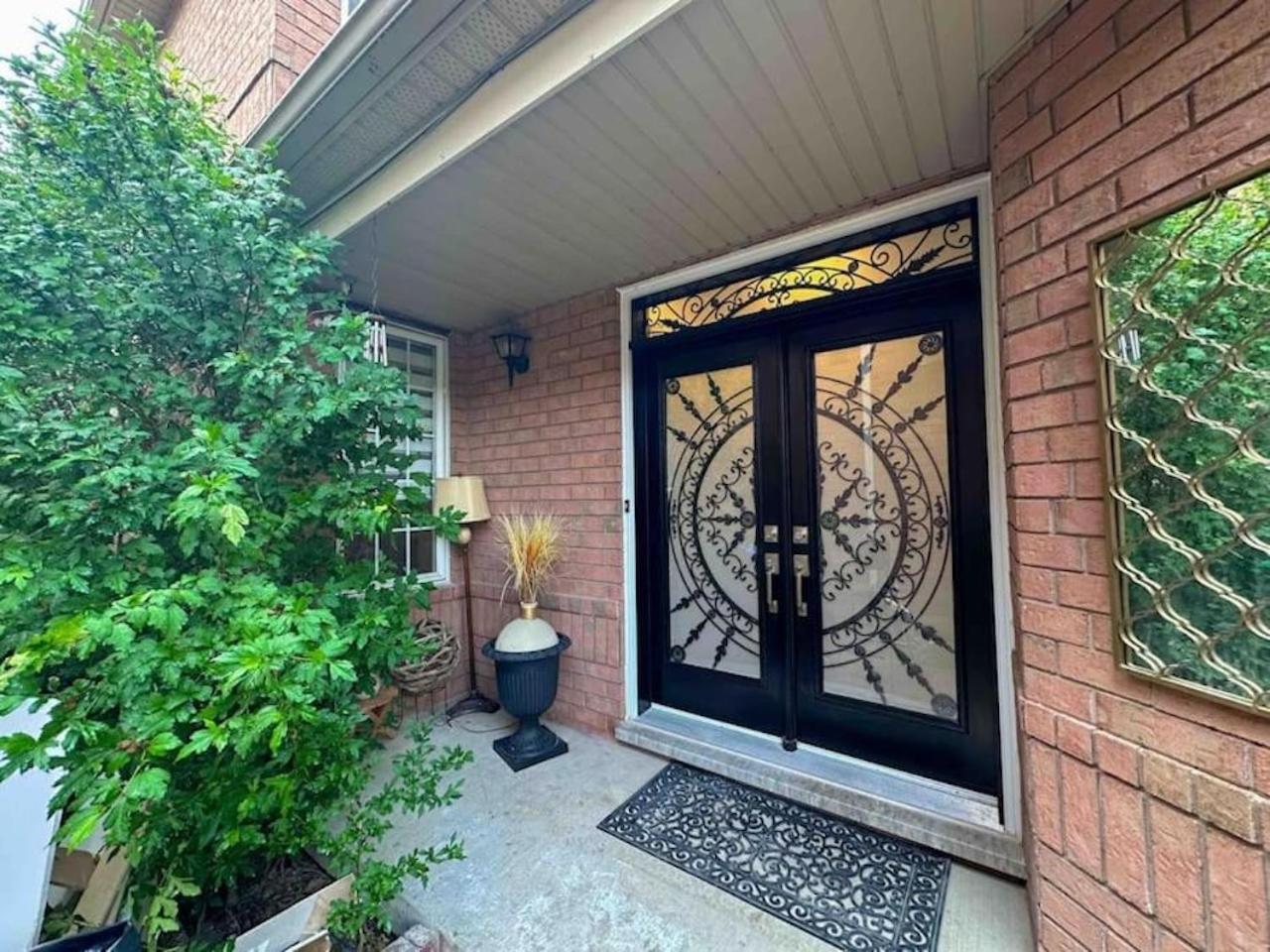 מיסיסאוגה Luxury Home In Toronto מראה חיצוני תמונה